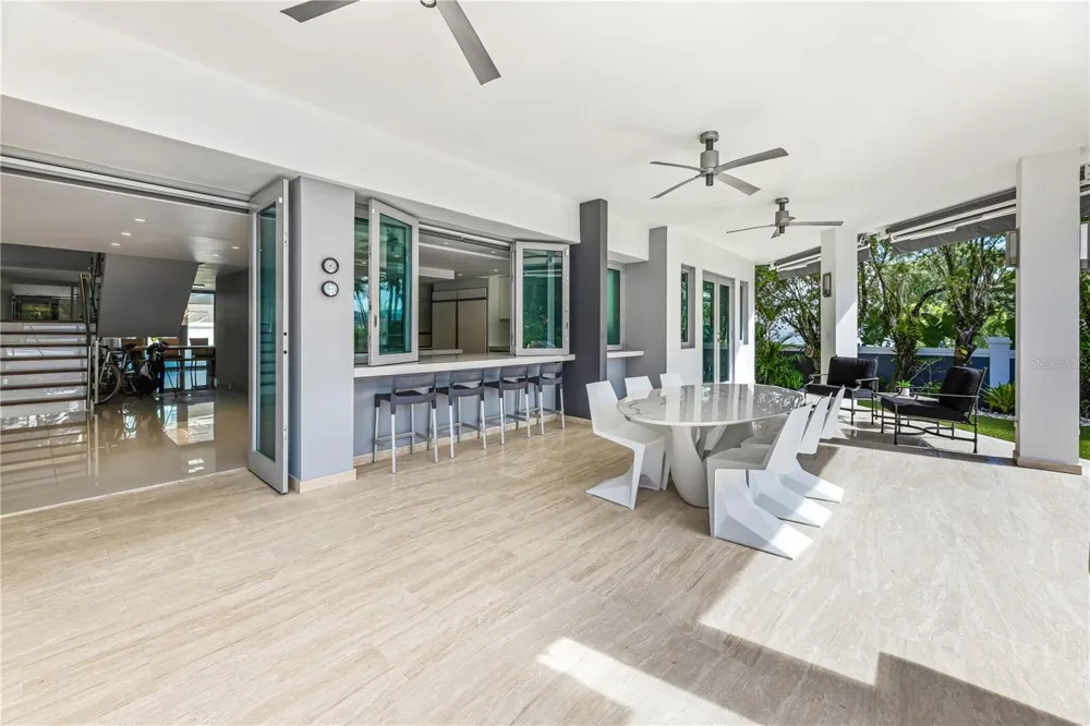 B32 EASTSIDE COURT Guaynabo, PR 00969