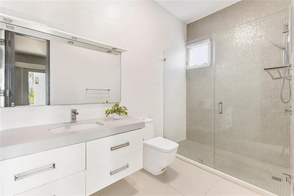 B32 EASTSIDE COURT Guaynabo, PR 00969