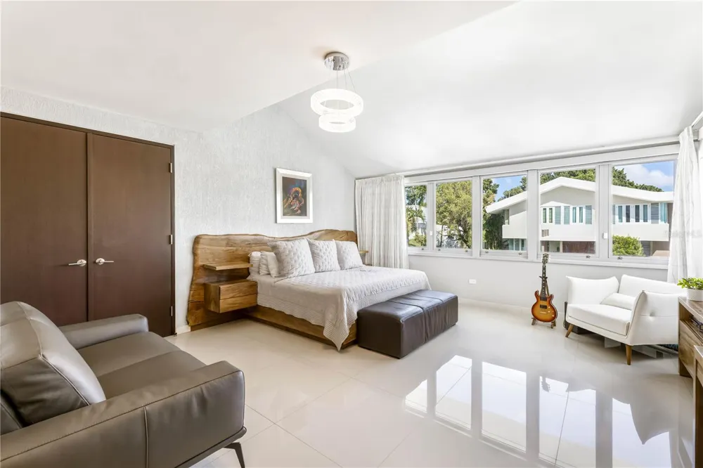 B32 EASTSIDE COURT Guaynabo, PR 00969
