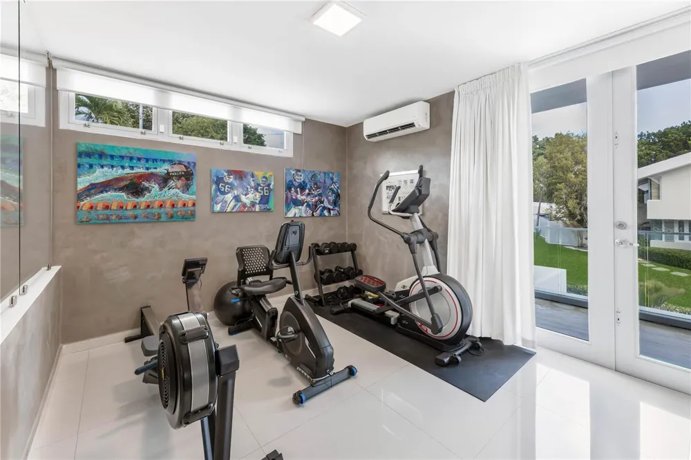 B32 EASTSIDE COURT Guaynabo, PR 00969