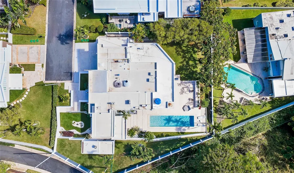 B32 EASTSIDE COURT Guaynabo, PR 00969