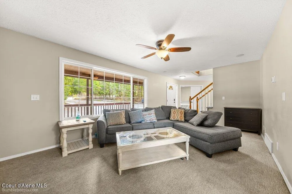 15951 Pinewood Way Hayden, ID 83835