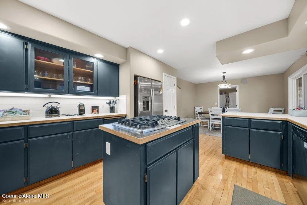15951 Pinewood Way Hayden, ID 83835