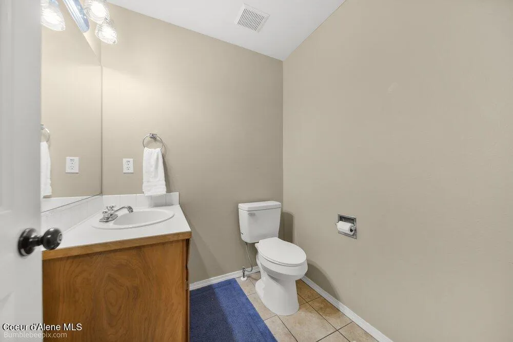 15951 Pinewood Way Hayden, ID 83835