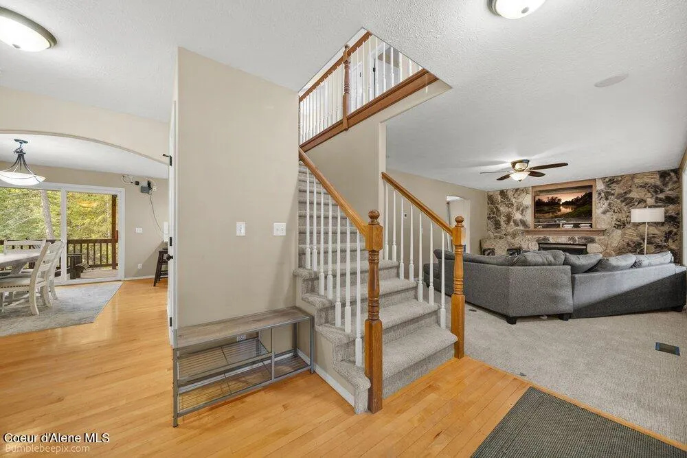 15951 Pinewood Way Hayden, ID 83835