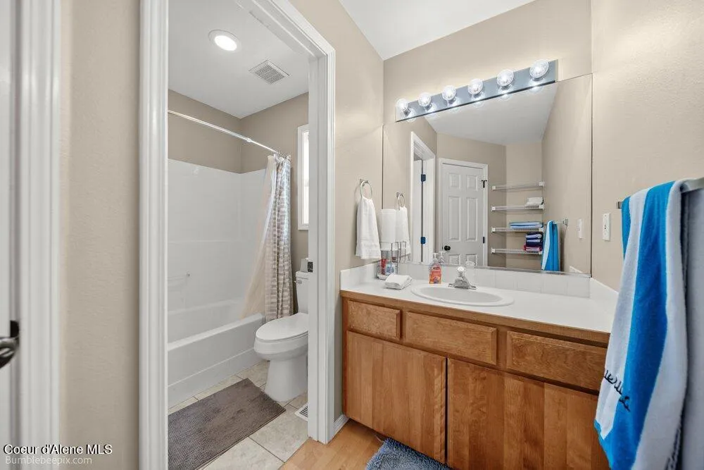 15951 Pinewood Way Hayden, ID 83835
