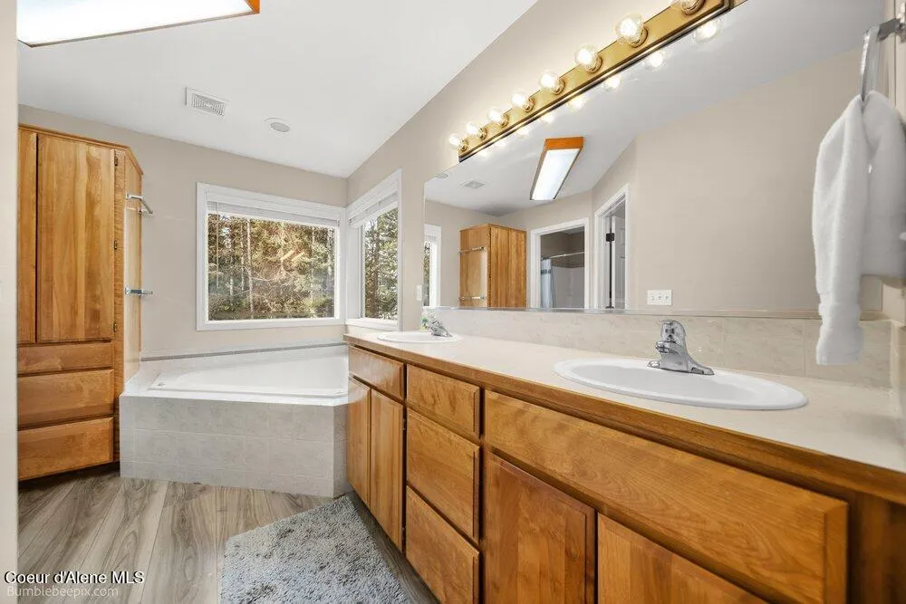 15951 Pinewood Way Hayden, ID 83835