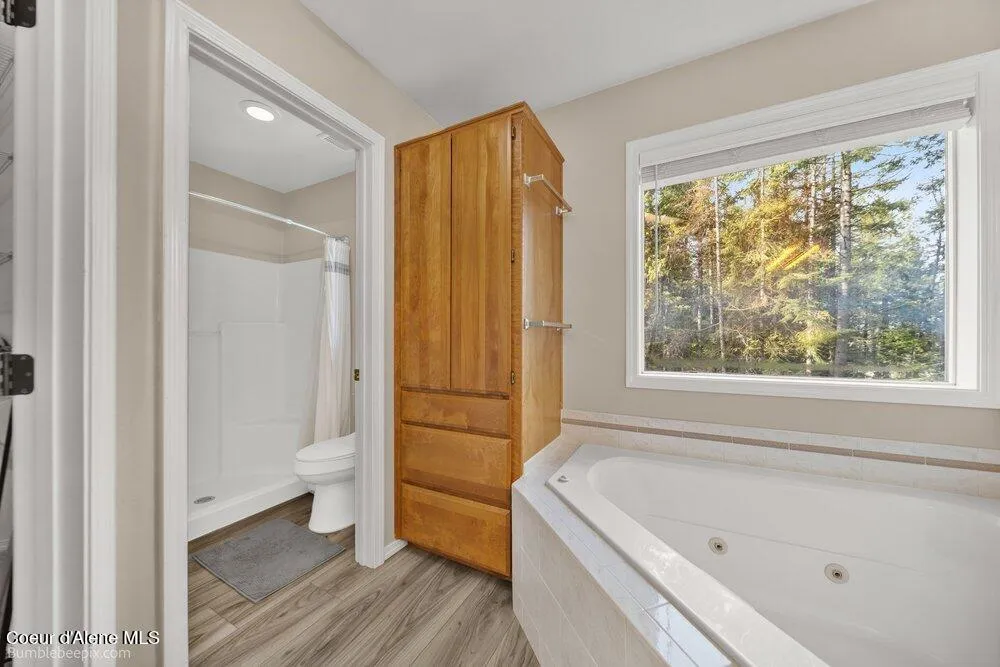 15951 Pinewood Way Hayden, ID 83835