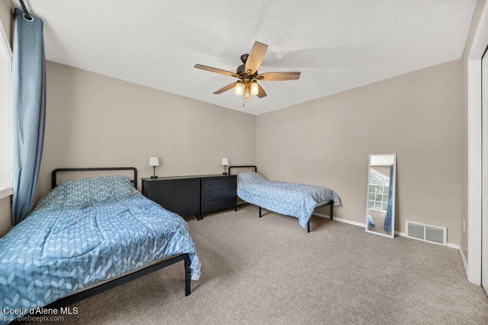 15951 Pinewood Way Hayden, ID 83835