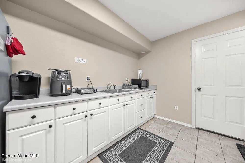 15951 Pinewood Way Hayden, ID 83835