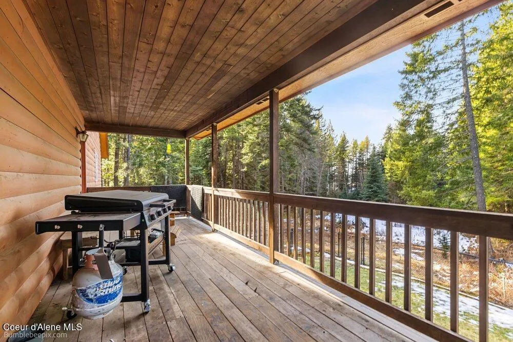 15951 Pinewood Way Hayden, ID 83835