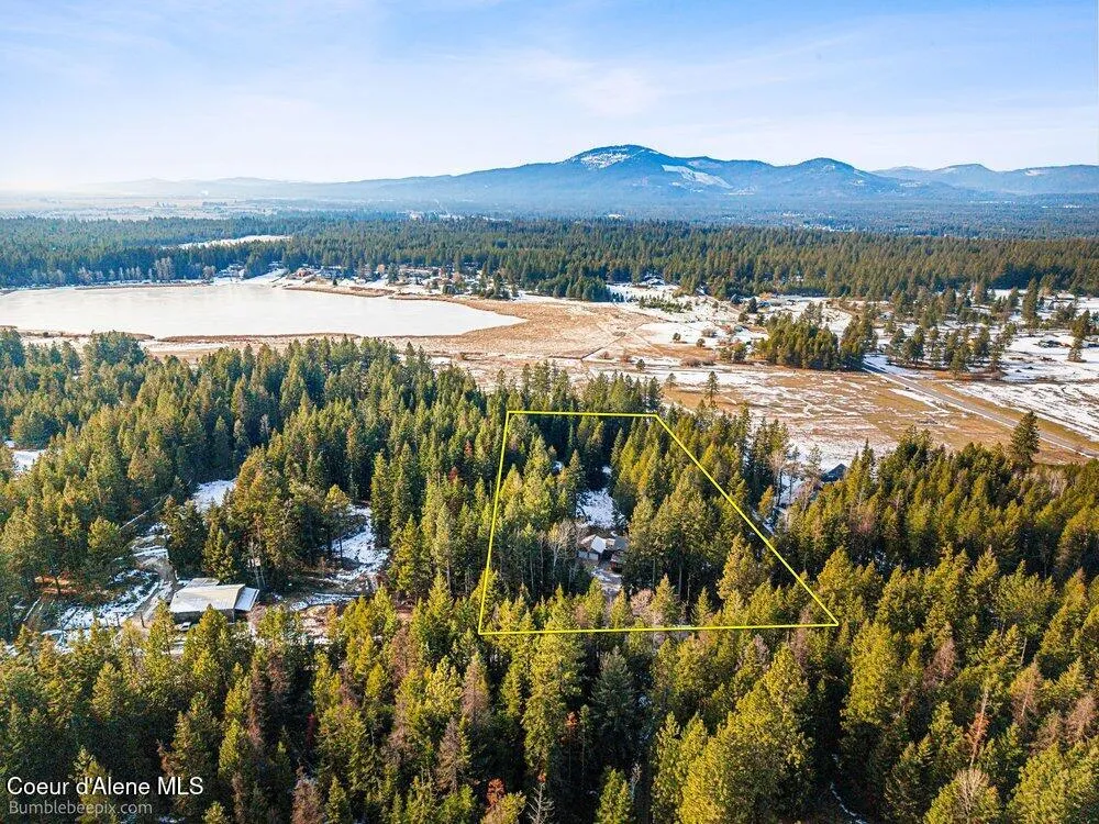 15951 Pinewood Way Hayden, ID 83835