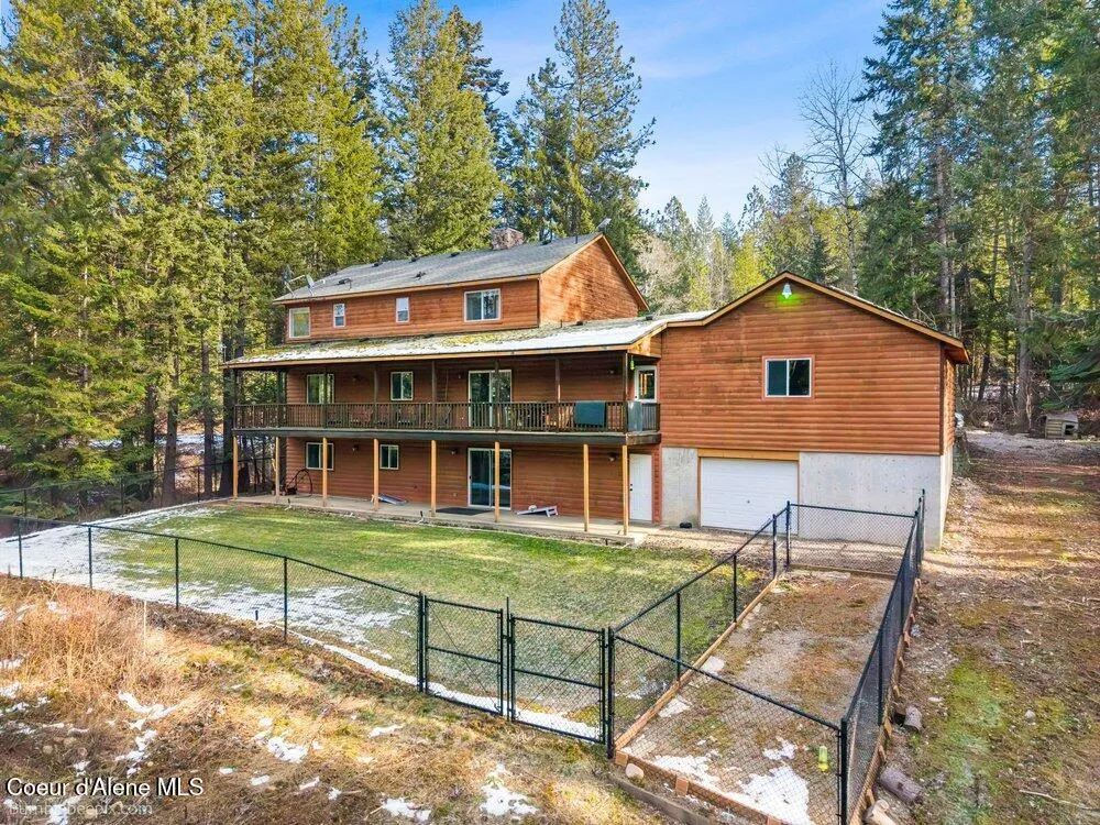 15951 Pinewood Way Hayden, ID 83835