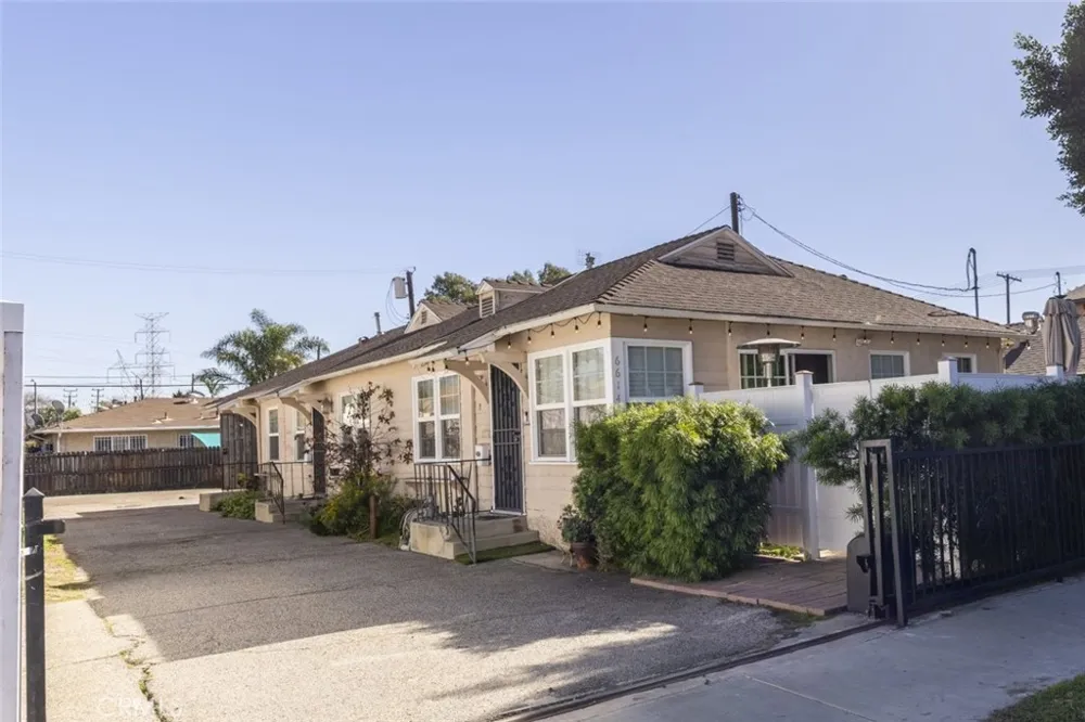 6614 Camellia Avenue North Hollywood, CA 91606