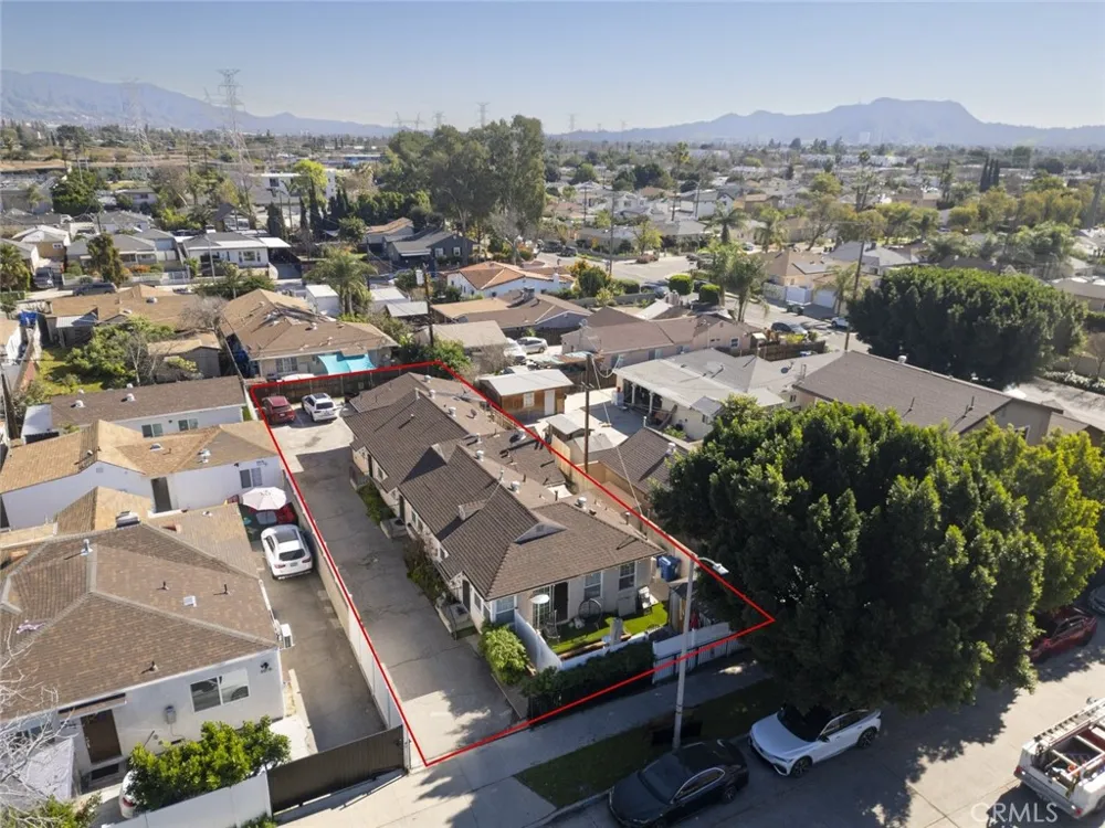 6614 Camellia Avenue North Hollywood, CA 91606