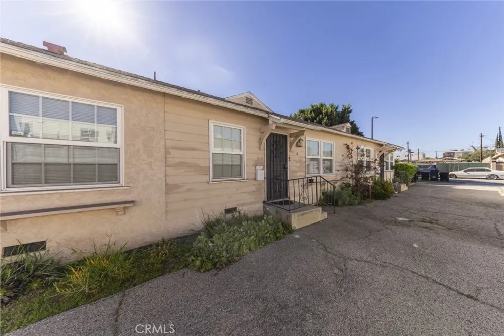 6614 Camellia Avenue North Hollywood, CA 91606