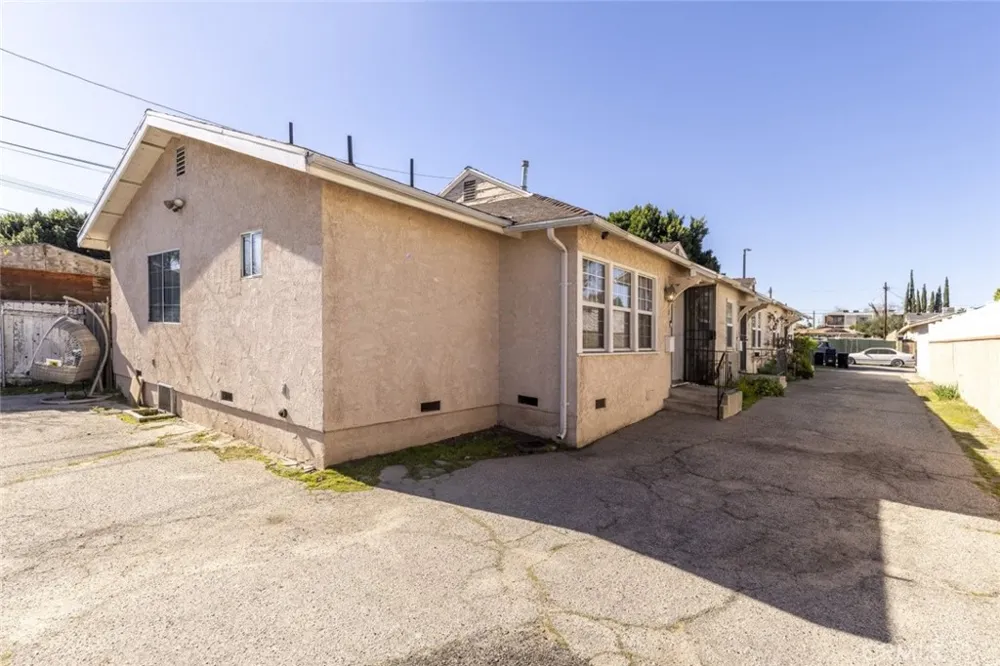 6614 Camellia Avenue North Hollywood, CA 91606