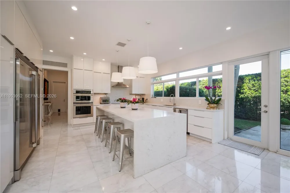 6355 SW 114th St #- Pinecrest, FL 33156