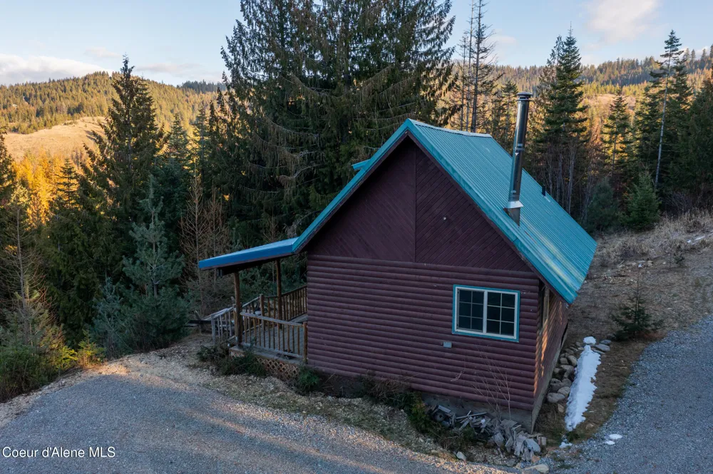 6946 E Burma Road Harrison, ID 83833