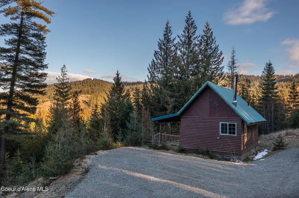 6946 E Burma Road Harrison, ID 83833