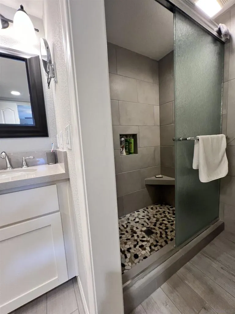 7757 Eads #B4 La Jolla, CA 92037