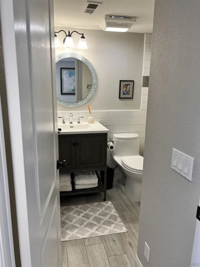 7757 Eads #B4 La Jolla, CA 92037