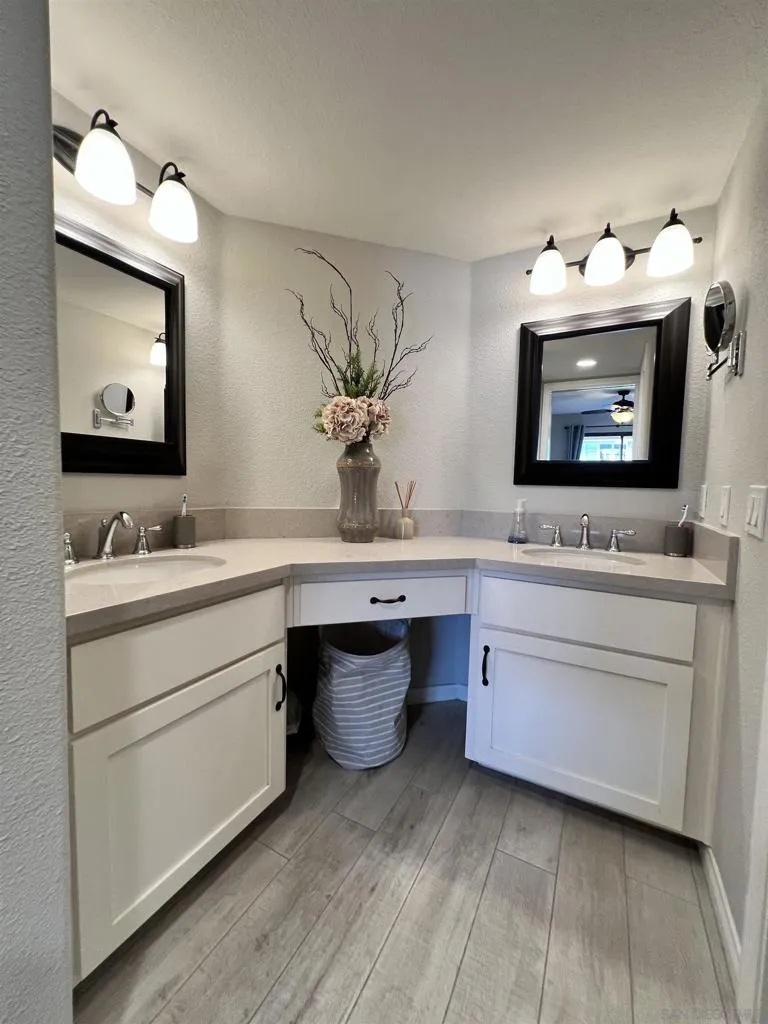 7757 Eads #B4 La Jolla, CA 92037