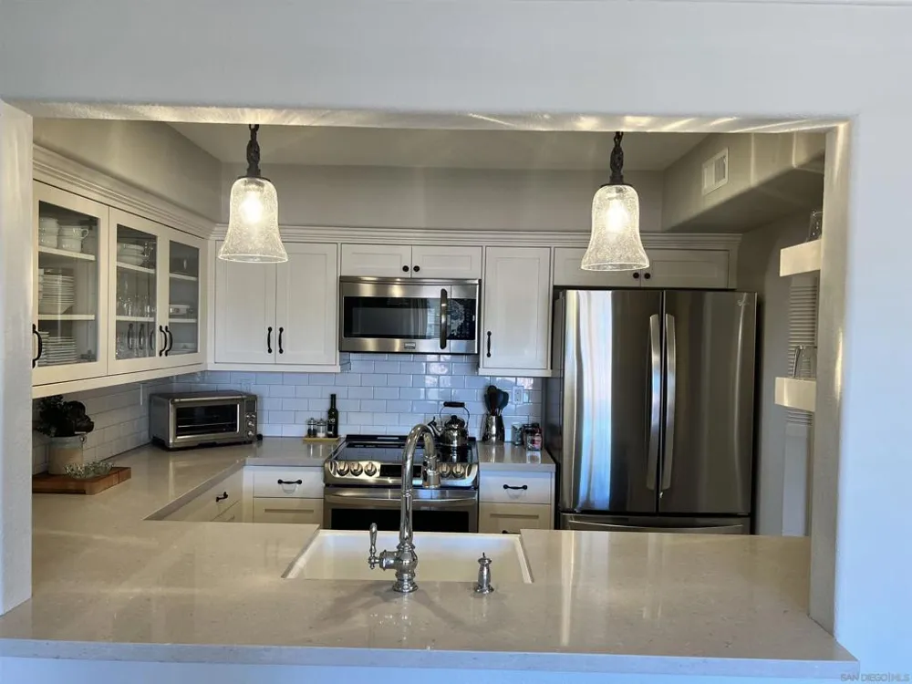 7757 Eads #B4 La Jolla, CA 92037