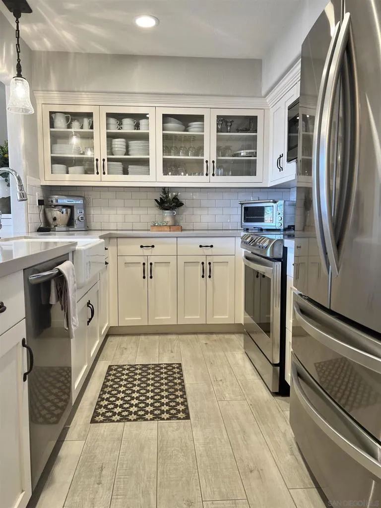 7757 Eads #B4 La Jolla, CA 92037