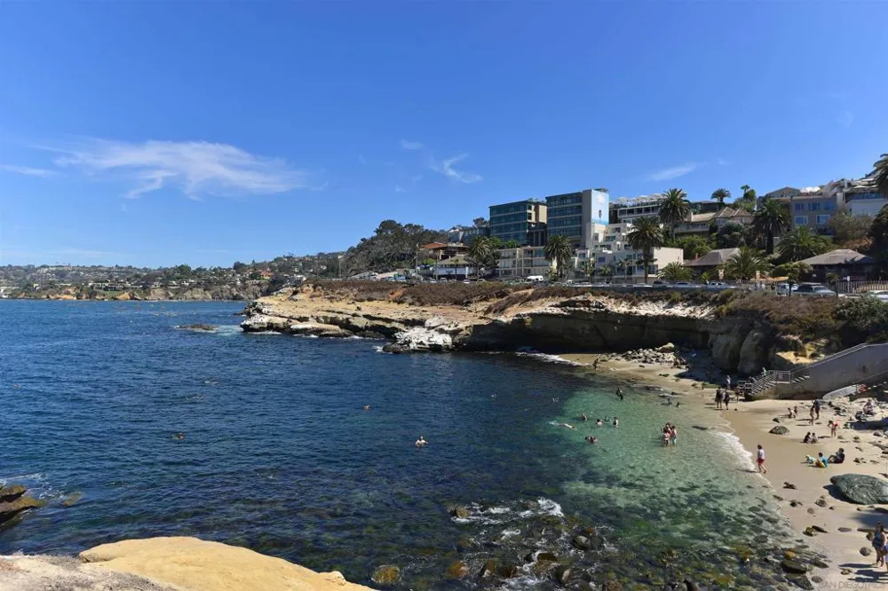 7757 Eads #B4 La Jolla, CA 92037