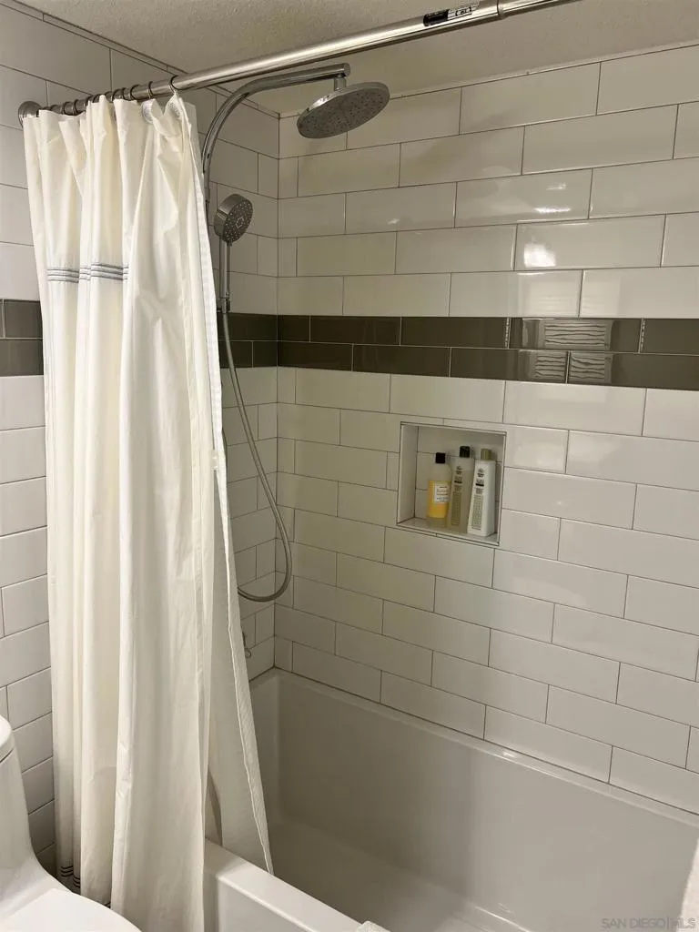 7757 Eads #B4 La Jolla, CA 92037