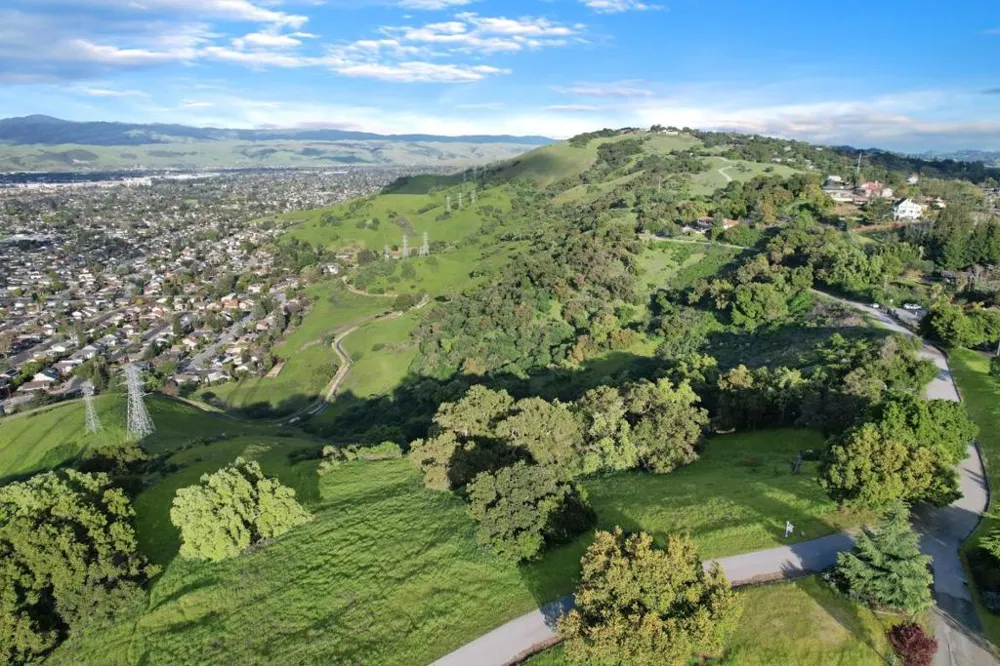 20011 Graystone Lane San Jose, CA 95120