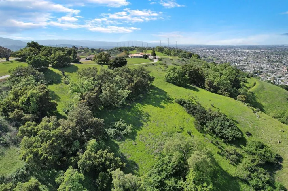 20011 Graystone Lane San Jose, CA 95120