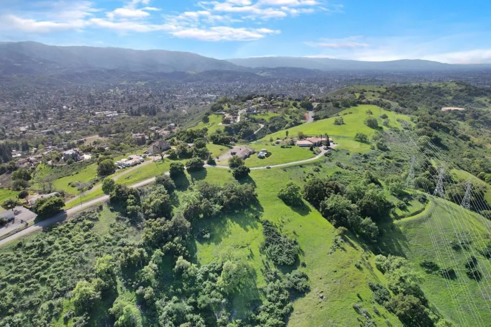 20011 Graystone Lane San Jose, CA 95120