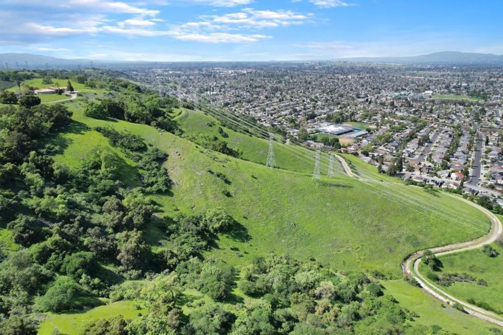 20011 Graystone Lane San Jose, CA 95120