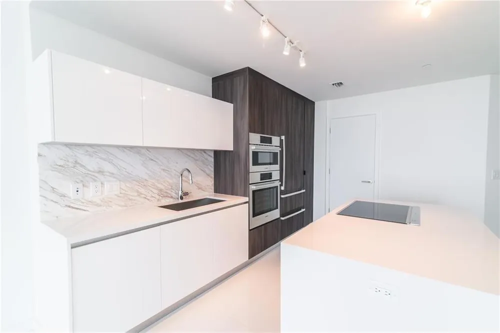 851 NE 1st Avenue #3500