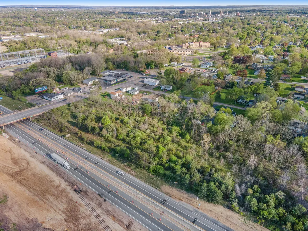 Lansing Avenue Jackson, MI 49202