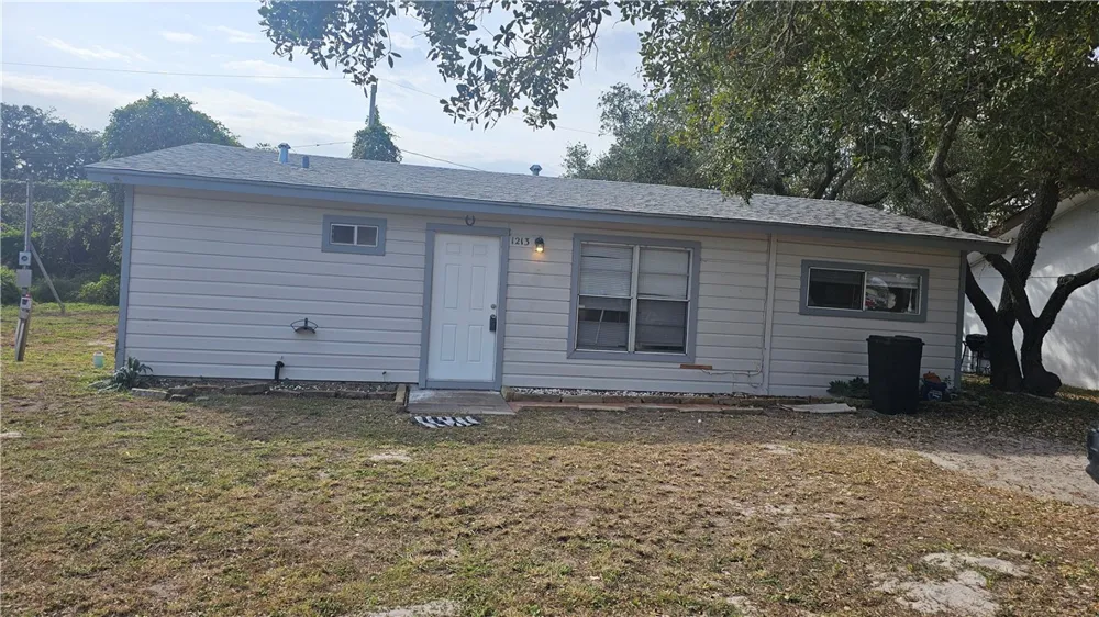 1213 W Terrace Boulevard