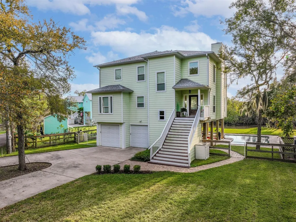 3100 Massengale Lane