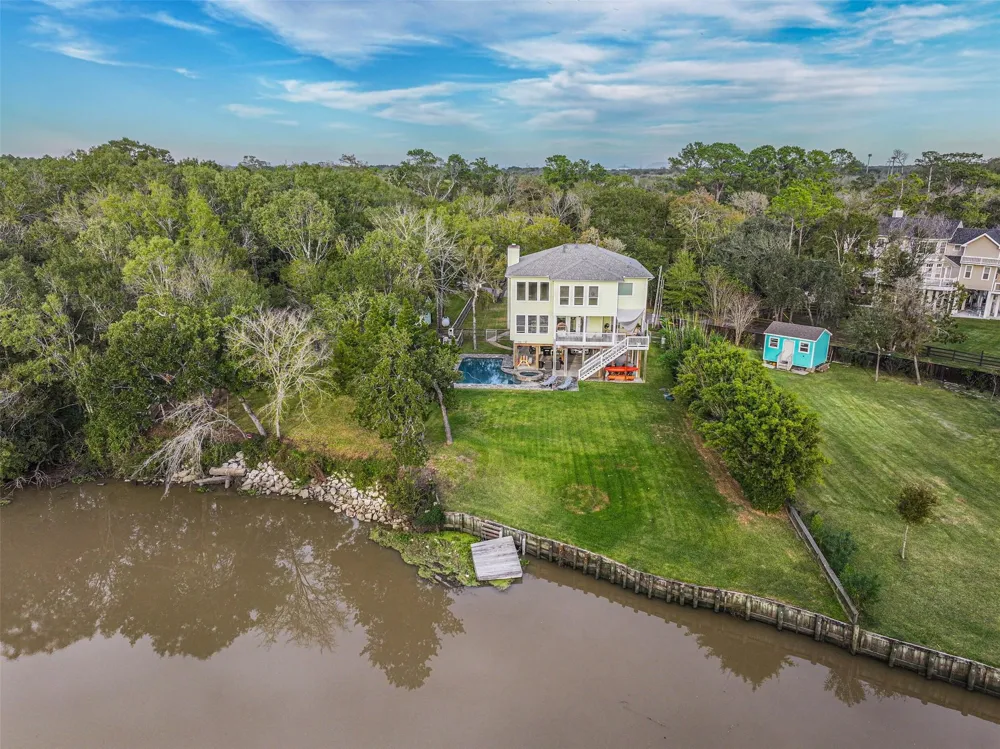 3100 Massengale Lane Webster, TX 77598
