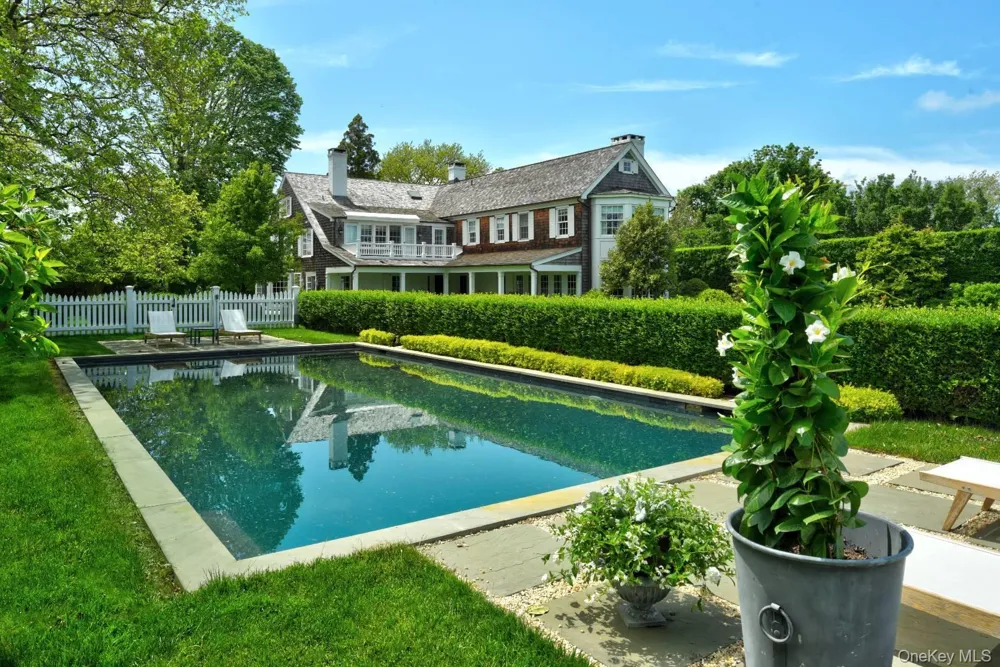 10 Jones Road East Hampton, NY 11937
