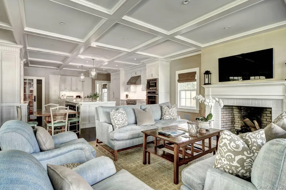 10 Jones Road East Hampton, NY 11937