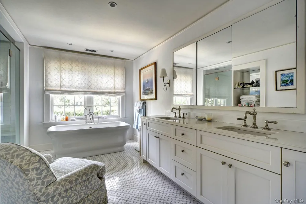 10 Jones Road East Hampton, NY 11937