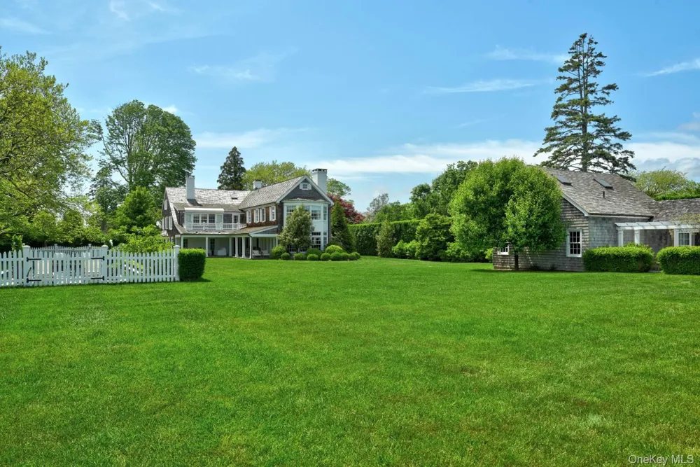 10 Jones Road East Hampton, NY 11937