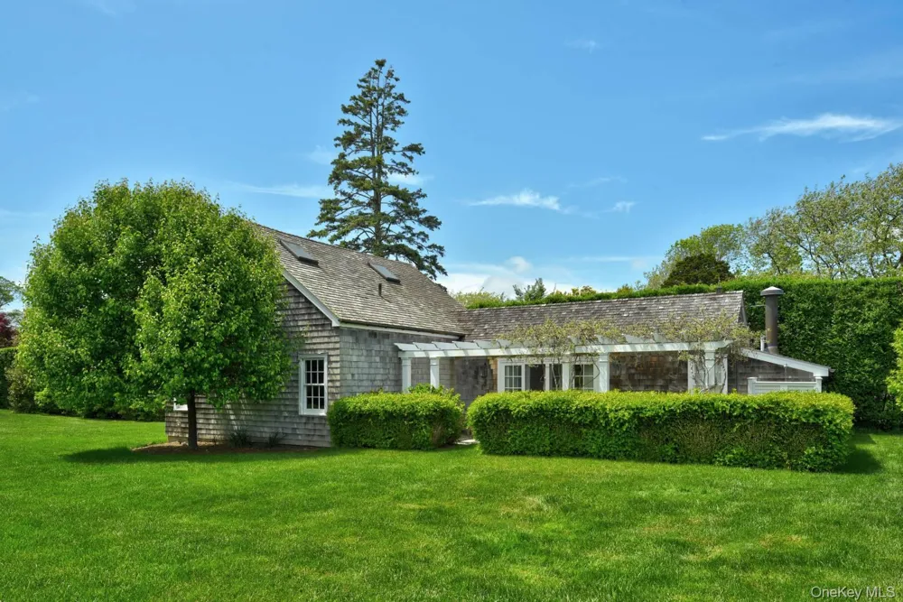 10 Jones Road East Hampton, NY 11937