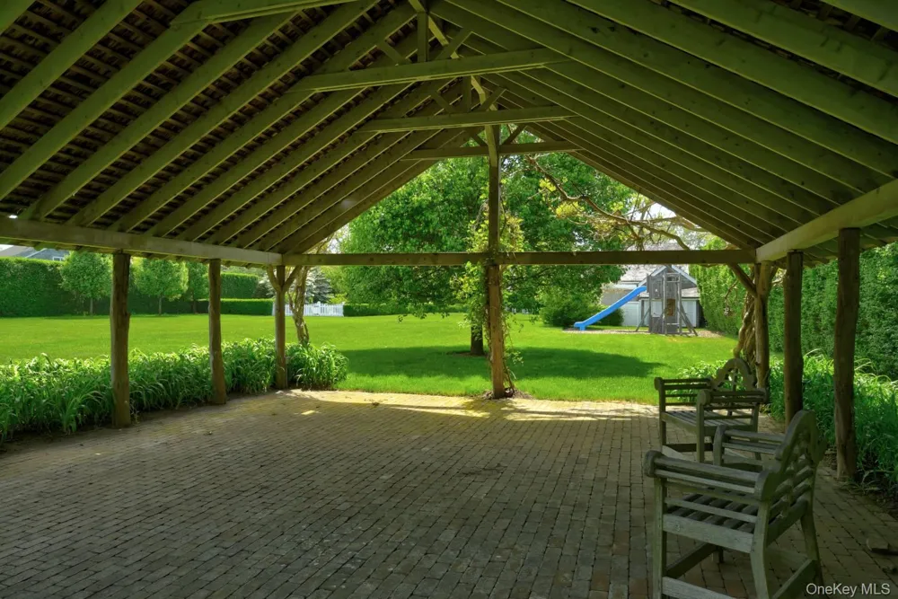 10 Jones Road East Hampton, NY 11937