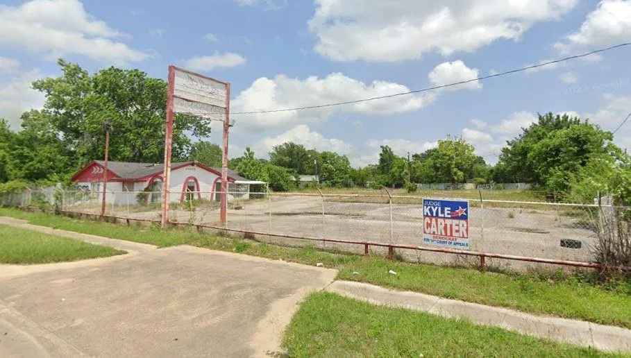 10022 Eastex Freeway