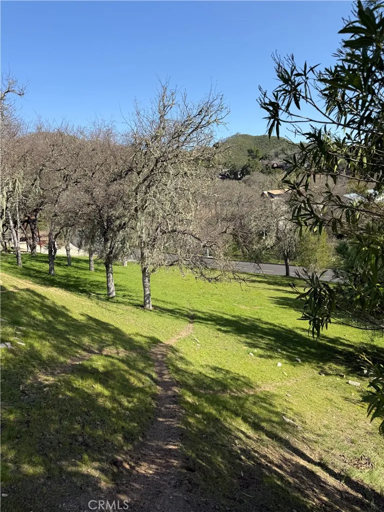 2449 Captains Bradley, CA 93426