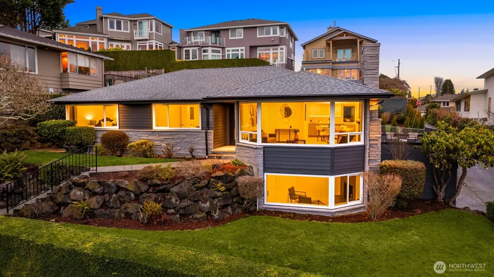 3702 W Fulton Street