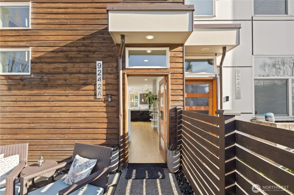 9242 A 17th Avenue SW